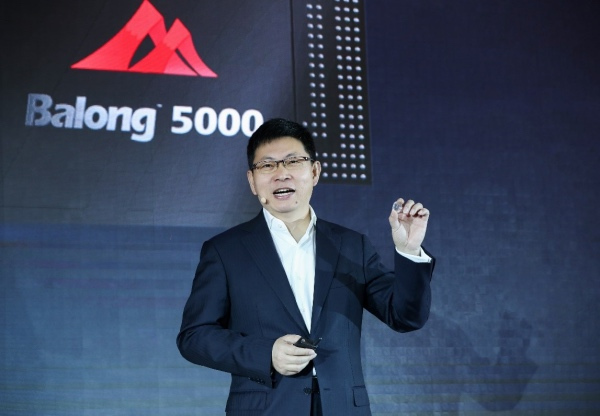 5G+折叠屏手机：华为5G之芯巴龙5000是如何炼成的？