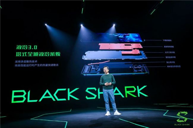 骁龙855+塔式全域液冷，黑鲨游戏手机2更像是性能强悍的游戏