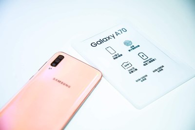 绚丽U视屏+后置三摄，三星Galaxy A70首销正式开启