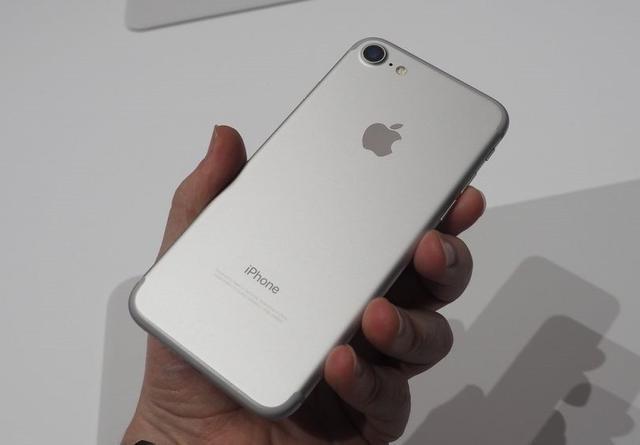 iPhone 6退场倒计时，2.4亿用户不舍说再见！