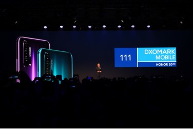 DXOMARK全球第二高分，荣耀年度最强拍照手机荣耀20系列今日全面预售