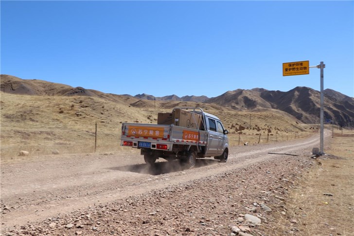 高原藏区的守望：每日奔波500公里，只为坚持“最后一公里”