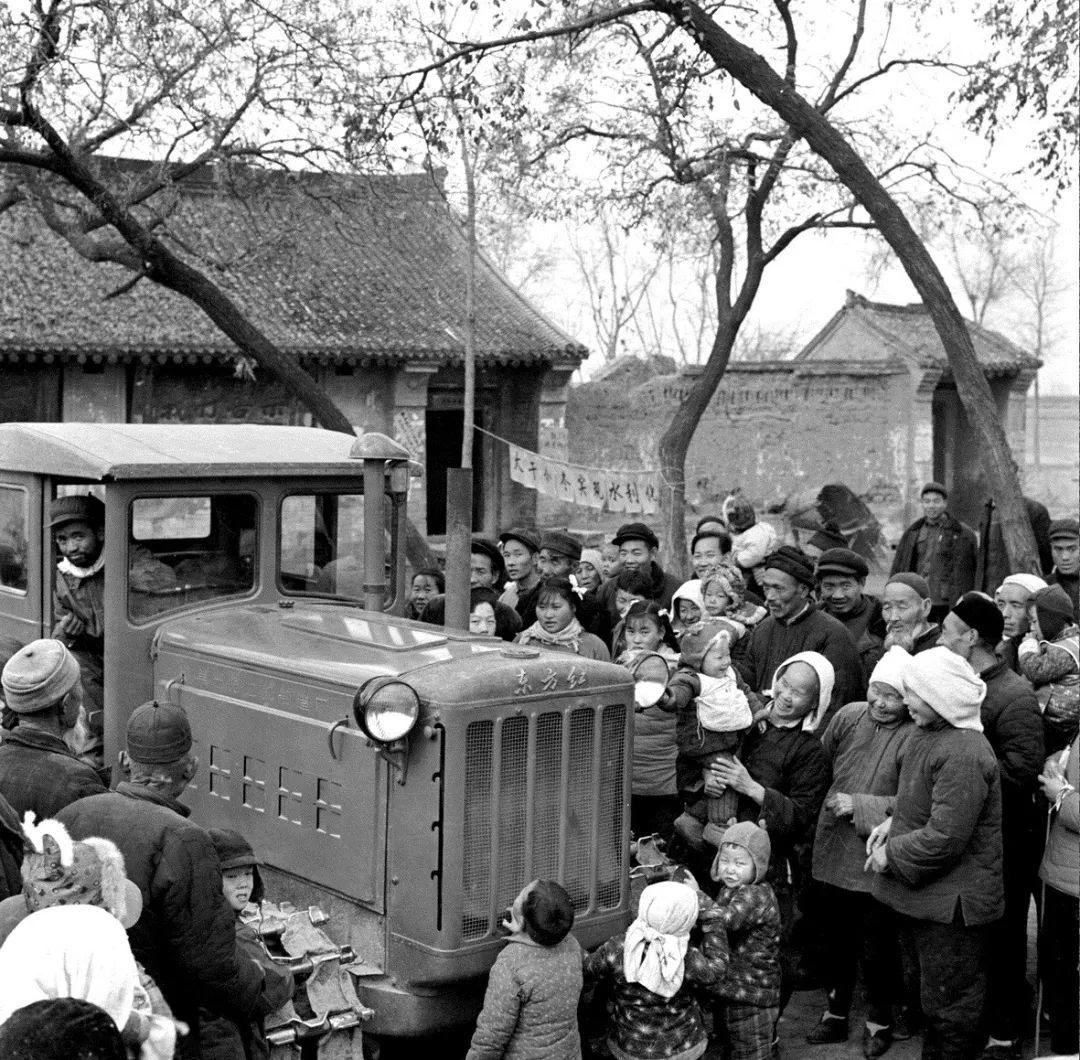 61年前珍贵视频！揭秘新中国第一台“东方红”拖拉机
