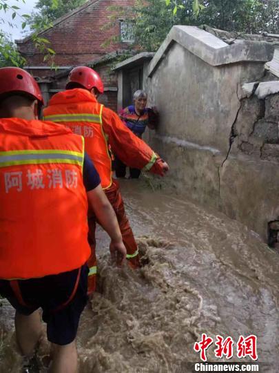 强降雨致哈尔滨阿城区30万亩农作物过水 已安全转移6000余人