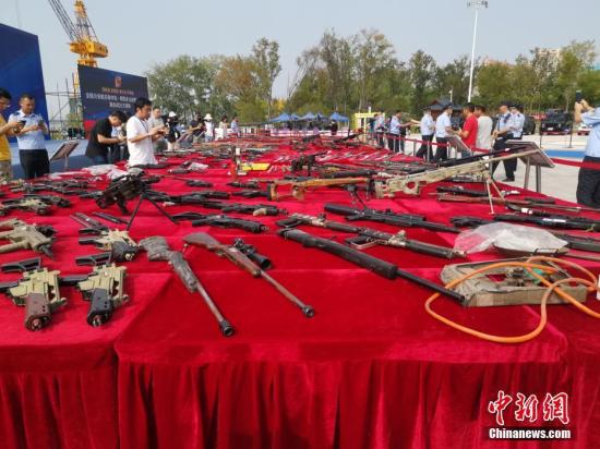 中国154个城市集中销毁非法枪爆物品