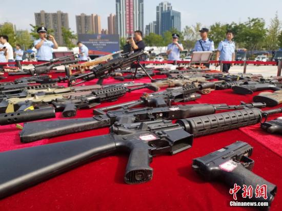 中国154个城市集中销毁非法枪爆物品