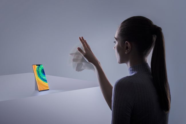 华为Mate30系列全球发布：手握超级智慧，重构手机想象