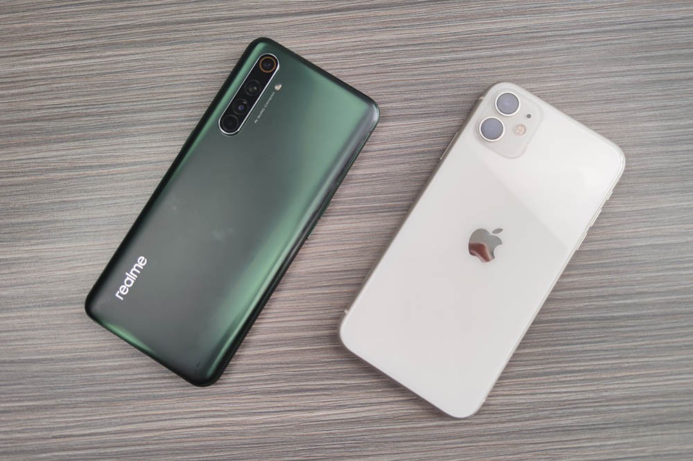 iPhone11好尴尬：对比realme X50 Pro屏幕竟然被碾压