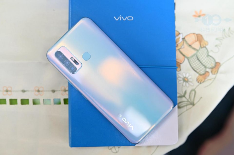 大电量的游戏怪兽，中端游戏5G玩家vivo Z6体验