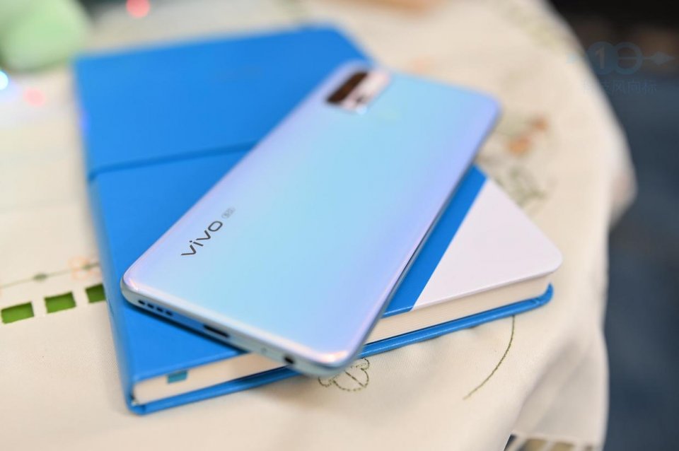 大电量的游戏怪兽，中端游戏5G玩家vivo Z6体验