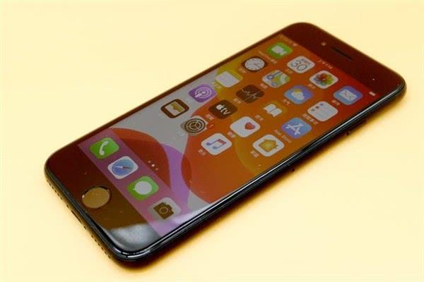 新款iPhone SE能否吊打安卓机，库克给出了答案！