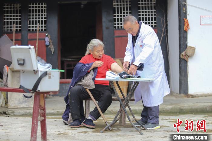 贵州：医学专业毕业生可免试申请乡村医生执业注册