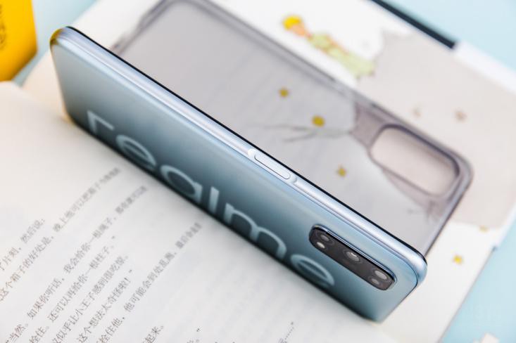 realme 真我V5评测：天玑720+5000mAh大电池 ，同价位有竞争力吗？