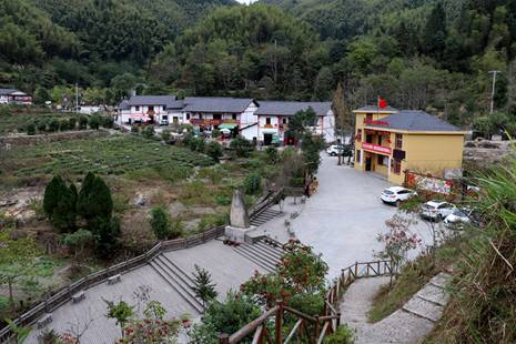 交通“短板”变幸福“潜力板” 习近平布局畅通农村“大动脉”