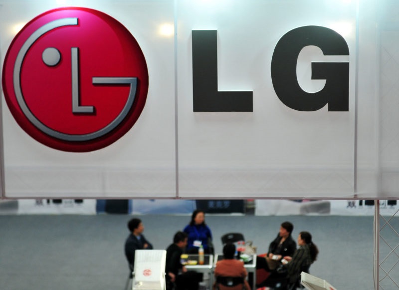 LG 电视专柜撤离苏宁国美实体店，LG 官方客服：今年暂无相关合作