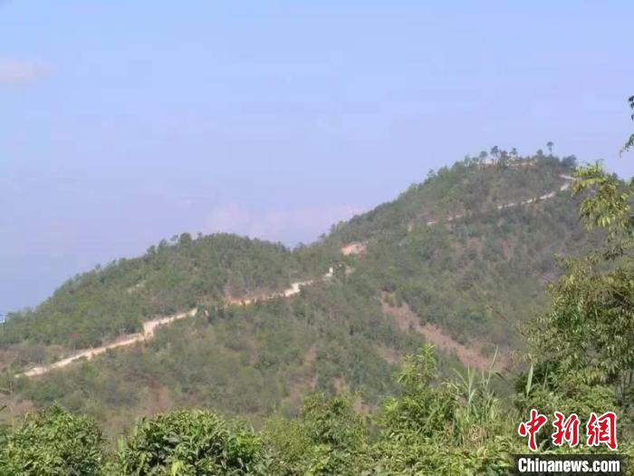 中缅边境的山路。
