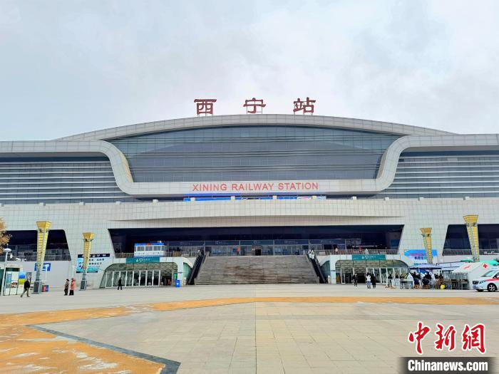 青藏集团公司暂时调整局部旅客列车开行计划