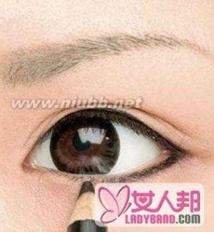 眼线膏怎么用 眼线的画法步骤图 眼线笔眼线膏怎么用？