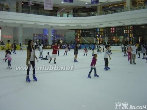 溜冰场专用橡胶地板 溜冰场地板用什么材质比较好 溜冰场地板的价格贵不贵