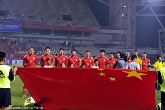 中国1-5泰国 热身赛：中国国足3-0泰国 终报当年1-5惨败之仇