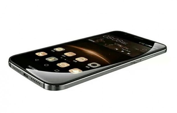 华为目前“最美弧形”的手机，曾一天卖出10万台！现缩水600