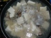 【美食家主题赛--第一季】鱼头豆腐汤_鱼头豆腐汤的做法