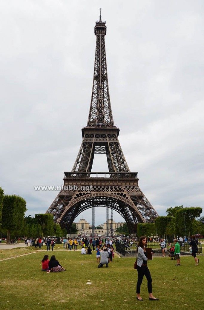 法国·实拍巴黎埃菲尔铁塔下的美好时光