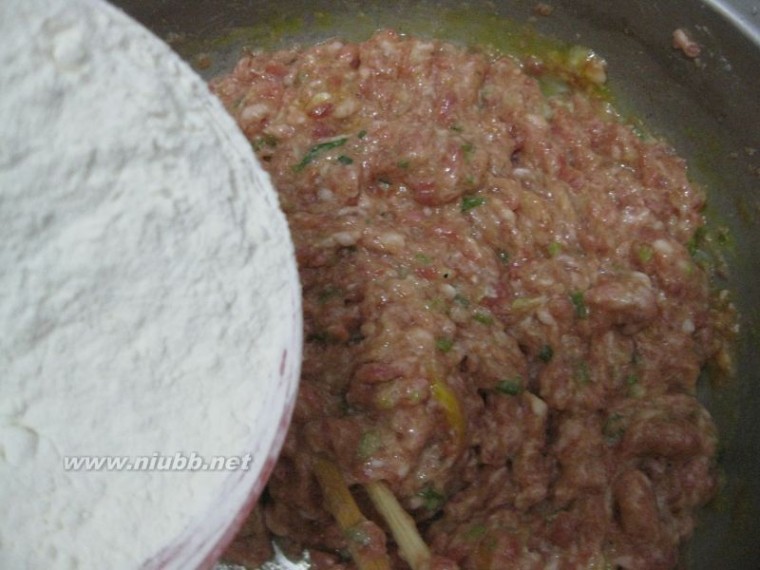 肉丸子的做法 猪肉丸子的做法，猪肉丸子怎么做好吃，猪肉丸子的家常做法