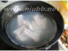 冬瓜排骨汤的做法 冬瓜排骨汤,冬瓜排骨汤的做法,冬瓜排骨汤的家常做法