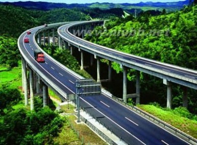 高速公路正确的驾驶技术之一进出高速公路正确的驾驶方法
