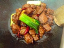 红烧牛肉的做法 正宗的红烧牛肉的家常做法，如何做出美味的红烧牛肉