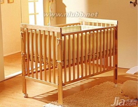 怎样选婴儿床 如何挑选婴儿床 婴儿床什么材质好