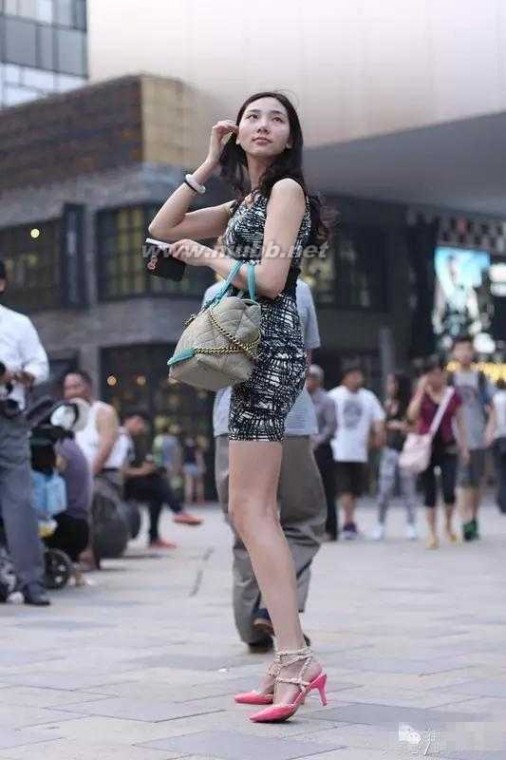 重庆街拍 街拍：美女如云的重庆满城尽是大白腿！