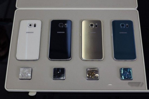 三星Galaxy S6Edge真机上手评测 三星S6Edge真机图欣赏4