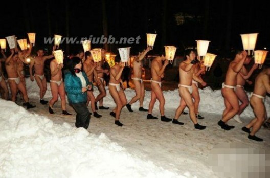 裸体节 日本十大变态节日 竟有只系兜裆布的裸体节！