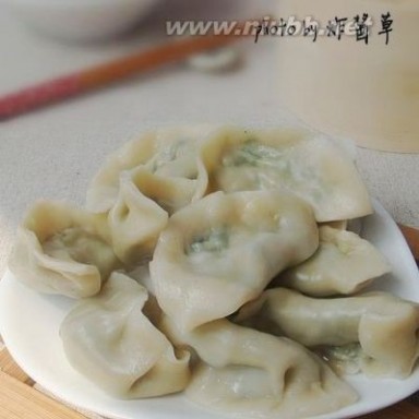 荠菜饺子的做法 三鲜荠菜饺子,三鲜荠菜饺子的做法,三鲜荠菜饺子的家常做法