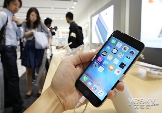 苹果计划在2018年为iPhone引入OLED显示屏