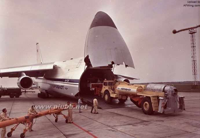安-124 安东诺夫家的巨无霸——安-124“鲁斯兰”运输机（上）