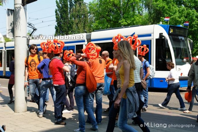 【荷兰】女王日：穿上橙色去狂欢才是正经事