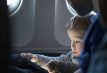 耳朵疼是怎么回事 宝宝坐飞机耳朵疼是为什么？
