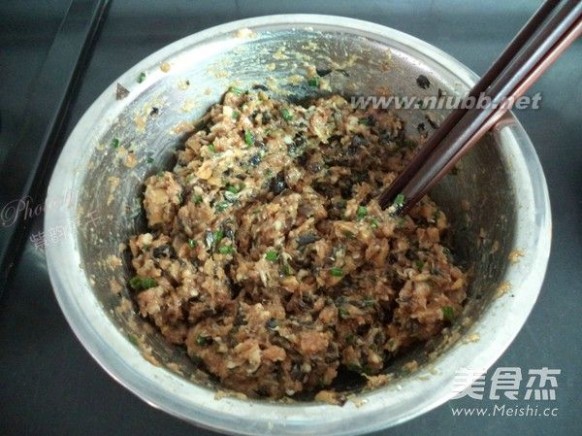 萝卜饺子馅的做法 木耳香菇胡萝卜饺子的做法