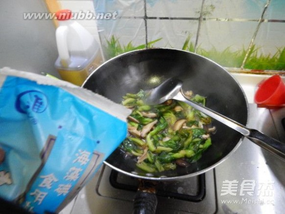 炒香菇 油菜炒香菇的做法