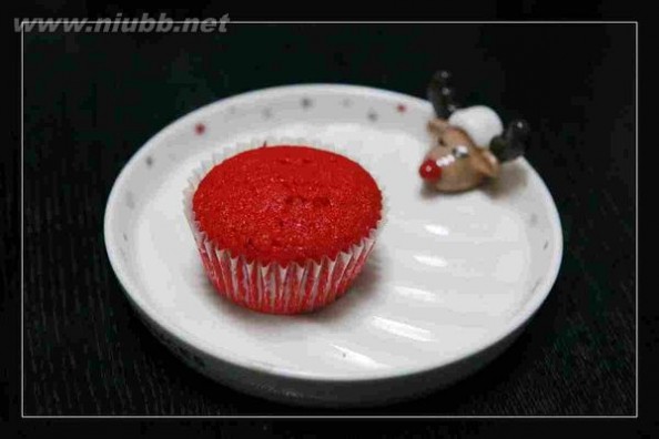 红色天鹅绒 今天做滴，红色天鹅绒纸杯蛋糕。