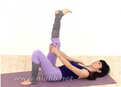 瑜伽瘦腿动作 女生瘦腿运动的最快方法 简单瑜伽瘦腿动作促进血液循环