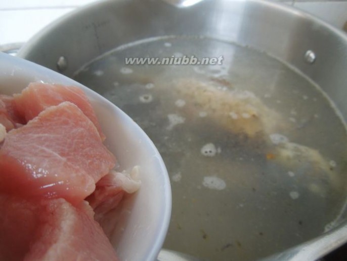 金樱子肉 金樱子鲫鱼瘦肉汤的做法,金樱子鲫鱼瘦肉汤怎么做好吃,金樱子鲫鱼瘦肉汤的家常做法