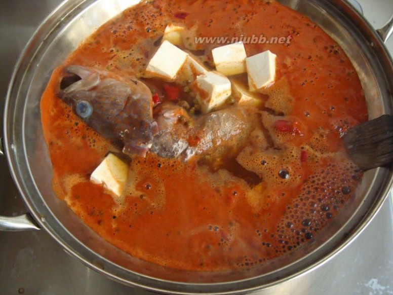 豆腐炖鱼的做法 麻辣豆腐炖鱼的做法，麻辣豆腐炖鱼怎么做好吃，麻辣豆腐炖鱼的家常做法