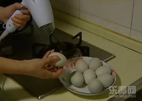 如何腌制咸鸭蛋 咸鸭蛋的腌制方法出油,咸鸭蛋的腌制方法解图,咸鸭蛋的腌制方法大全