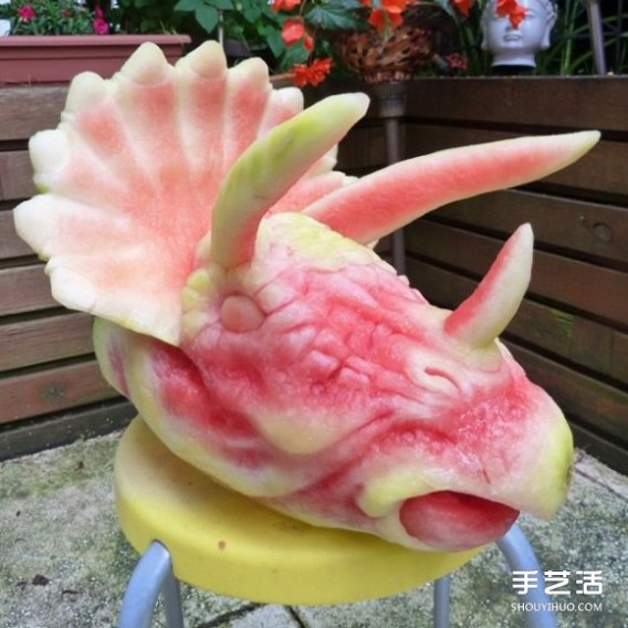西瓜皮雕刻 创意西瓜雕刻图片 瓜雕水果雕刻作品欣赏