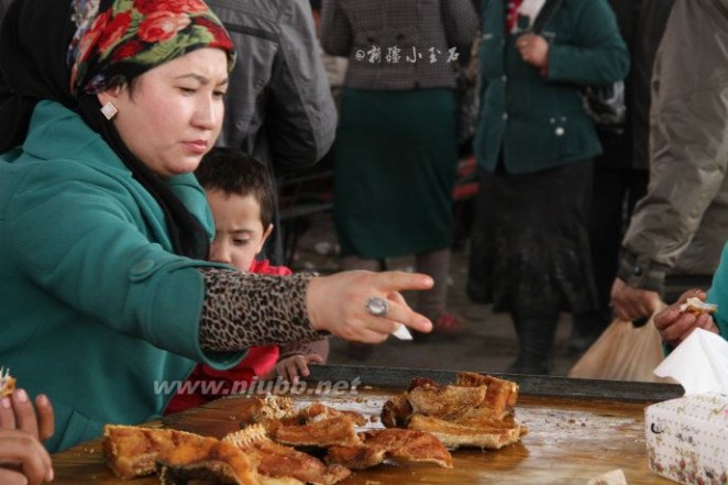 实拍：新疆巴扎上的美食诱惑