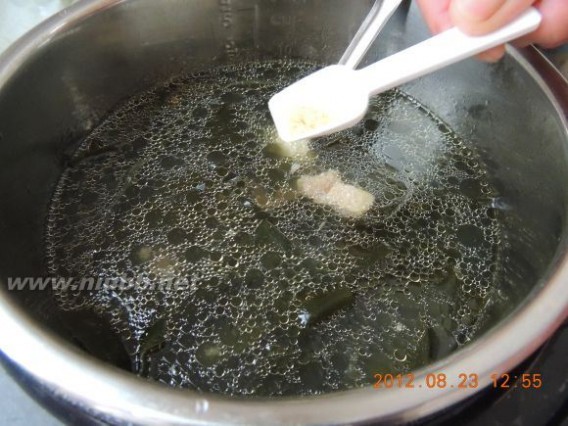 排骨海带汤的做法 海带结排骨汤的做法,海带结排骨汤怎么做好吃,海带结排骨汤的家常做法